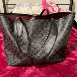 Coach signature city tote